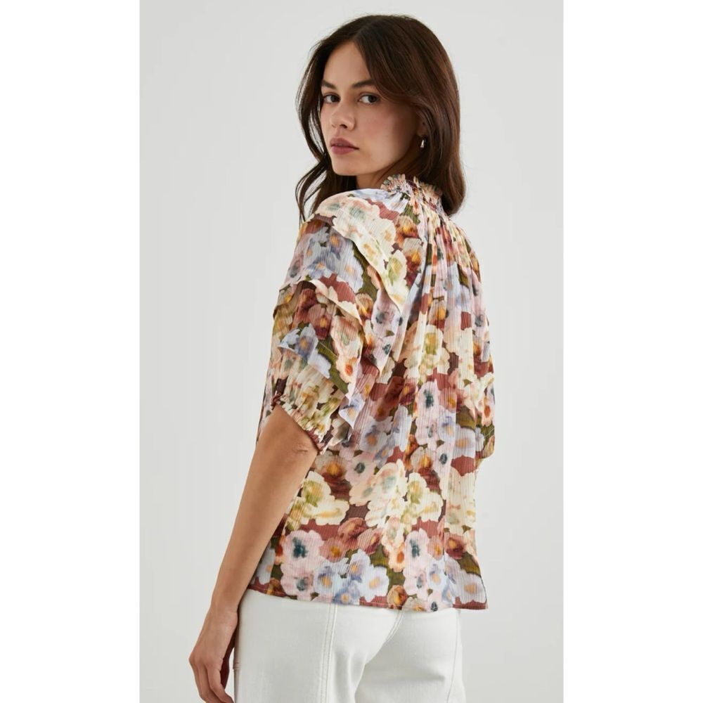 Rails Paris Painted Fall Floral V-Neck Blouse
Puff Sleeve Lace Tie V-neck Size S - Picture 3 of 10